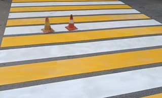 Новая &laquo;зебра&raquo; и уборка: в Уссурийске продолжается благоустройство территорий