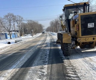 13 января городские службы продолжили работы по ликвидации последствий снегопада