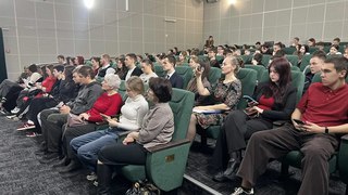 В МЦ &laquo;Горизонт&raquo; проходит встреча молодежи Уссурийска с представителями федеральной и краевой власти