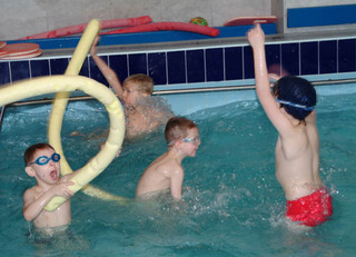 Уссурийские школьники получили возможность бесплатно посещать бассейн